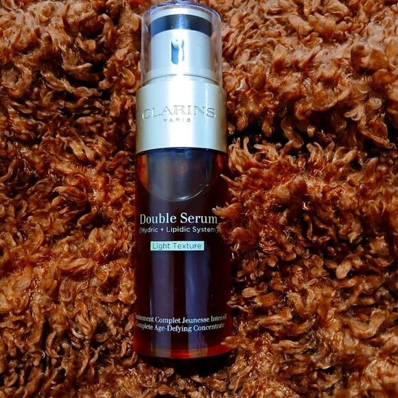 Clarins Double Serum Light Texture - Gold and Brown - Picture 1 of 4